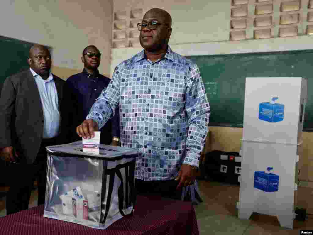 Prezida wa Kongo Felix Tshisekedi ariko aratora. Yatoreye i Kinshasa. Prezida Felix Tshisekedi aramutswa Kongo kuva mu 2019, ahanganye n'abakandida 18 bipfuza kumusubirira. Ariko arondera manda ya kabiri.