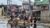 Bavandi bazali kati na bwato mpo na kotambola kati na Kinshasa, na quartier Popage, 9 sanza ya libwa 2024.
