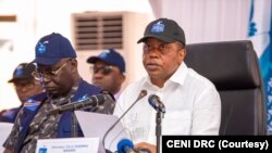 Mkuu wa Tume Huru ya Uchaguzi ya Taifa Denis Kadima (kulia), Kinshasa, 20 Oktoba 2023. (CENI RDC)