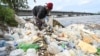 Au lieu d'envoyer les bouteilles s'empiler dans des décharges, les déchets sont désormais vendus à des sociétés qui les recyclent.