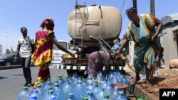 La demande en eau ne cessant cesse d'augmenter, Dakar est engagée dans une course entre expansion galopante et sécurité de l'approvisionnement.