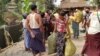 WFP မှ မြန်မာပြည်သူများအား စားနပ်ရိက္ခာ ကူညီပေးဝေ။ ( photo courtesy : UN Myanmar Office )