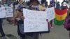 Manifestantes se reúnen en El Alto, Bolivia, para marchar contra la violencia machista y para que se elimine lo que consideran una “justicia corrupta”. [Foto: Cortesía: Esther Mamani]