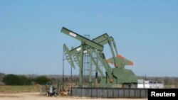 Du gas de schiste extrait du sol au Texas, aux États-Unis, le 13 janvier 2016.