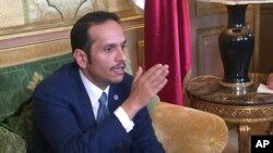 Mohammad ben Abdel Rahman Al Thani en conference de presse à Paris, France, le 12 juin 2017.
