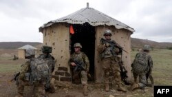 Des soldats américains lors de manœuvres militaires à Thiès, au Sénégal, le 25 juillet 2016. (Photo de SEYLLOU / AFP)
