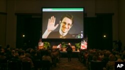 Edward Snowden lors d'une conférence de presse en Russie.