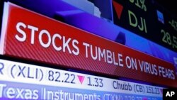 L'épidémie du coronavirus impact les bourses mondiales. Un écran au New York Stock Exchange le 27 janvier 2020. (AP/ Illustration)