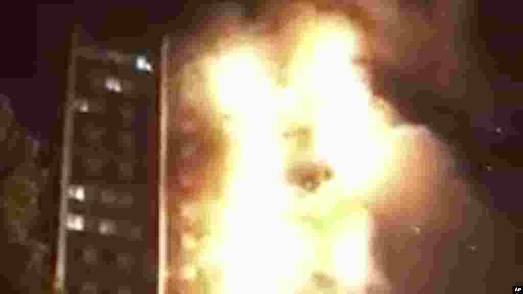 Un gigantesque incendie a ravagé l'immeuble HLM à Londres, le 14 juin 2017.