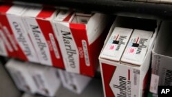Cartouches de Marlboro, produites par Philip Morris. Le 16 octobre 2014 