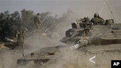 以軍坦克嚴陣對付巴勒斯坦激進份子。