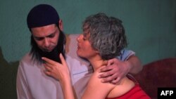 Une actrice tunisienne dans le rôle d'une prostituée, dans la pièce "La Fuite", le 1er mars 2018.
