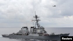 Le destroyer Wilber patrouille dans la mer des Philippines, le 15 août 2013.