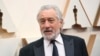 ARCHIVO - Robert De Niro llega a los Oscar el domingo 9 de febrero de 2020 en el Dolby Theatre de Los Ángeles. (Foto de Richard Shotwell/Invision/AP)