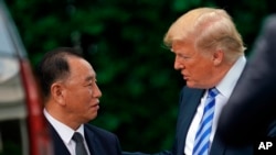 美國總統川普在白宮會晤北韓勞動黨中央副委員長金英哲。（2018年6月1日） 