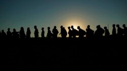 Migrantes que se dirigían a la frontera de EEUU deciden iniciar el retorno a sus países.
