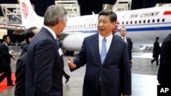 习近平造访波音工厂