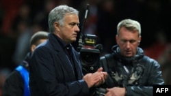 Jose Mourinho, lors du match de football du groupe H entre Manchester United et Valence à Old Trafford à Manchester, au nord-ouest de l'Angleterre, le 2 octobre 2018.