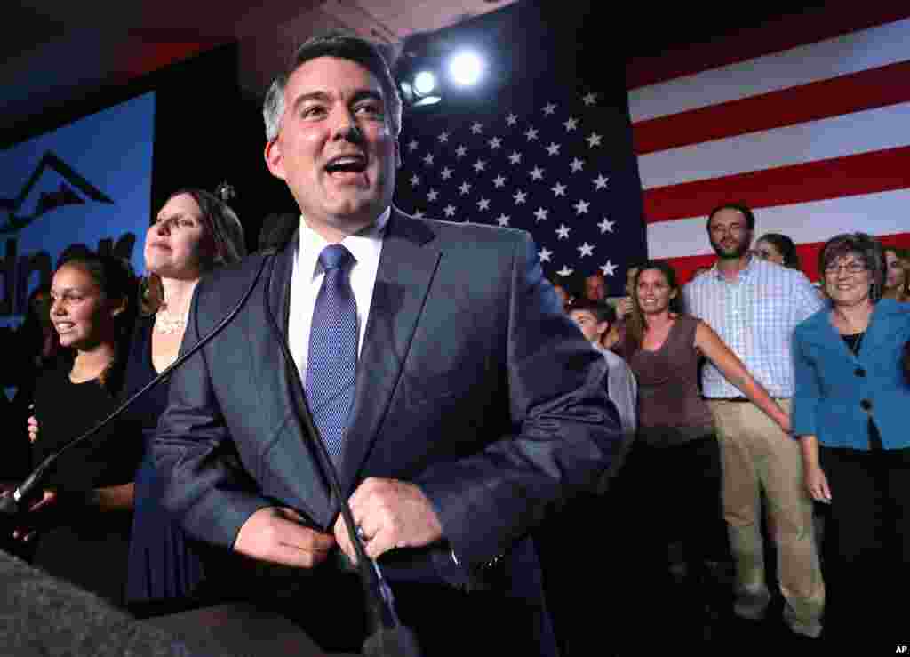 Le sénateur élu Cory Gardner, membre du Congrès pour le Colorado, livre son discours de victoire à Denver 4 novembre 2014. 