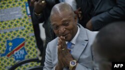 L'ancien ministre de l'Intérieur, Emmanuel Ramazani Shadary, candidat à la présidence de la épublique, lors du dépôt de sa candidature à la Commission électorale, à Kinshasa, le 8 août 2018. 