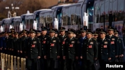 2025年3月4日全國人民代表大會開幕前一天，軍事代表抵達北京。