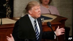 Le président Donald Trump s'adressant aux deux chambres du Congrès américain à Washington, le 28 février 2017. 