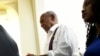 Bill Cosby menotté après avoir été condamné pour agression sexuelle, à Norristown, Pennsylvanie, 25 septembre 2018.