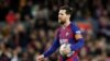 Messi s'avance pour tirer un penalty lors du match entre le FC Barcelone et la Real Sociedad, Espagne, le 7 mars 2020.