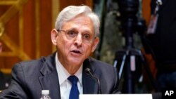 Le ministre de la justice des États-Unis, Merrick Garland, témoigne devant une sous-commission du Sénat au Capitole à Washington, le 9 juin 2021.
