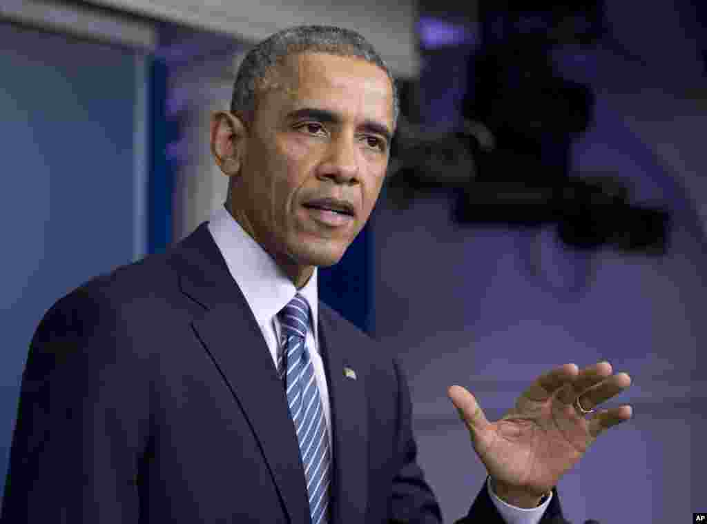 Le président Barack Obama parle de la Maison Blanche après que le grand jury Ferguson a décidé de ne pas inculper l&#39;agent de police Darren Wilson dans la mort par balle de Michael Brown, Washington, le 24 novembre 2014.