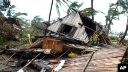 Picha ya nyumba ya makazi ilioharibiwa na kimbunga Gamane, kaskazini mwa Madagascar.