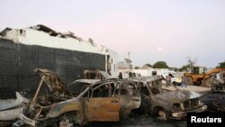 Des véhicules détruits dans l'explosion 