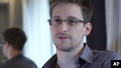 Edward Snowden (AP)
