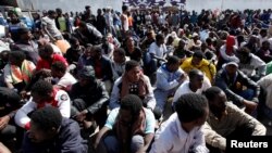 Un camp pour migrants illégaux à Tripoli, en Libye (22 mars 2017) 