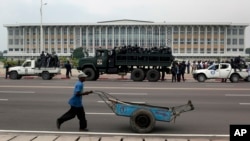 Une vue du Palais du Peuple, siège du Parlement de la RDC, à Kinshasa
