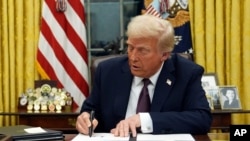 美國總統特朗普在白宮簽署針對TikTok的行政命令。 (2020年1月20日)