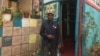 Cyril Nemande, devant le siège de l’association Ô pays Human migrant à Yaoundé, le 7 mars 2020. (VOA/Emmanuel Jules Ntap)