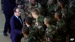 François Hollande lors de sa visite en Centrafrique en décembre 2013.
