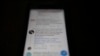 Satu dari sekian banyak pesan di Twitter yang meminta bantuan di tengah amukan pandemi virus corona di India. (Foto: Altaf Qadri/AP)