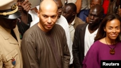 Archives: Karim Wade pris en photo à Dakar le 26 février 2012.