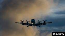 美國海軍一架P-3C型偵察機2016年9月15日在西太平洋上空飛行（美國海軍照片）