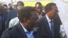 Le président Joseph Kabila, à gauche, accompagné du Premier ministre Bruno Tshibala, à droite, visite un stand lors du forum minier à Kolwezi, RDC, 14 septembre 2018. (Facebook/Lisu ya Rais)