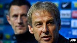 Juergen Klinsmann lors d'une conférence de presse, à Berlin en Allemagne, le 27 novembre 2019.